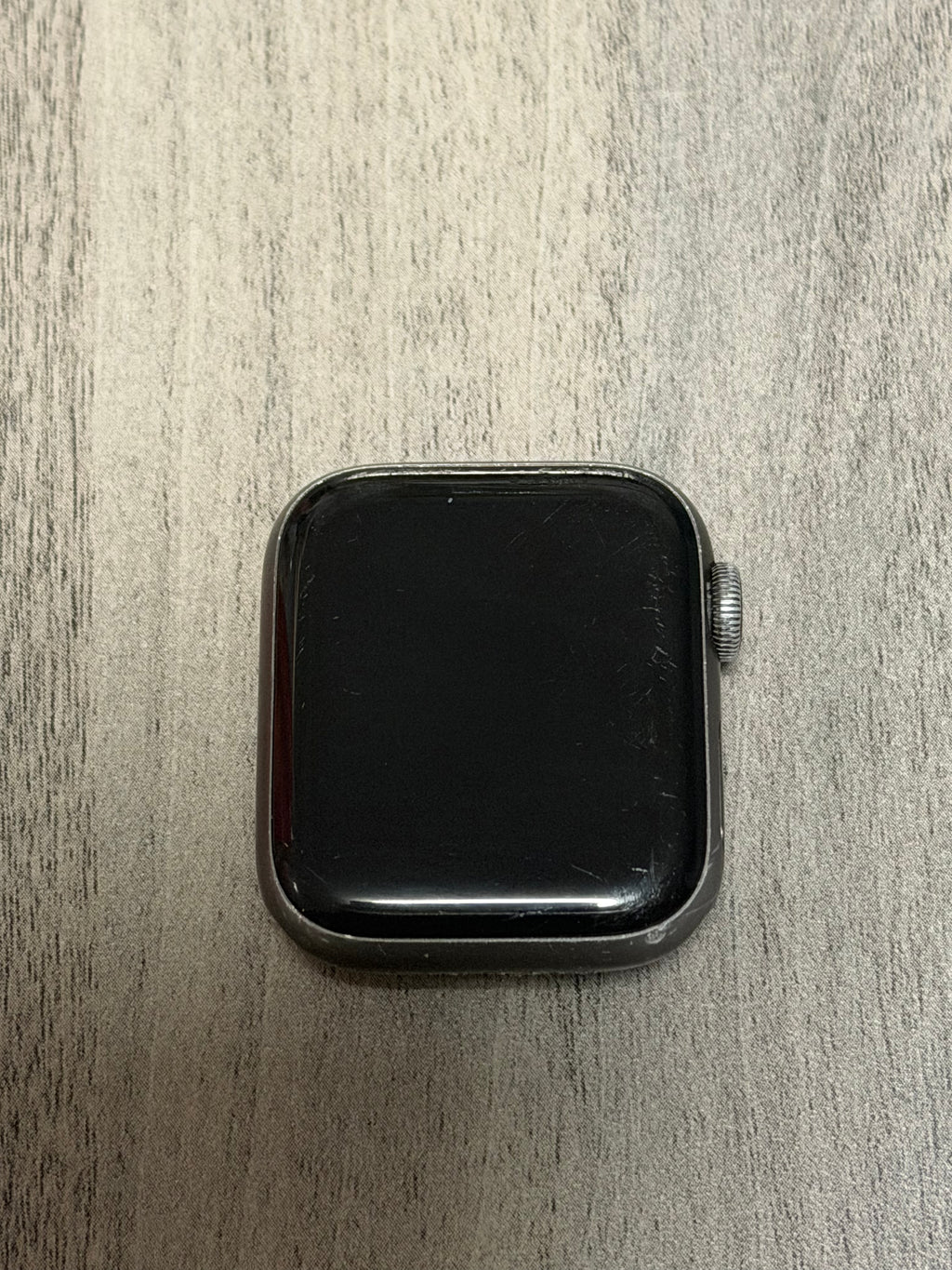 Apple Watch Series 5 (GPS 40mm) - Space Gray Aluminum Case
